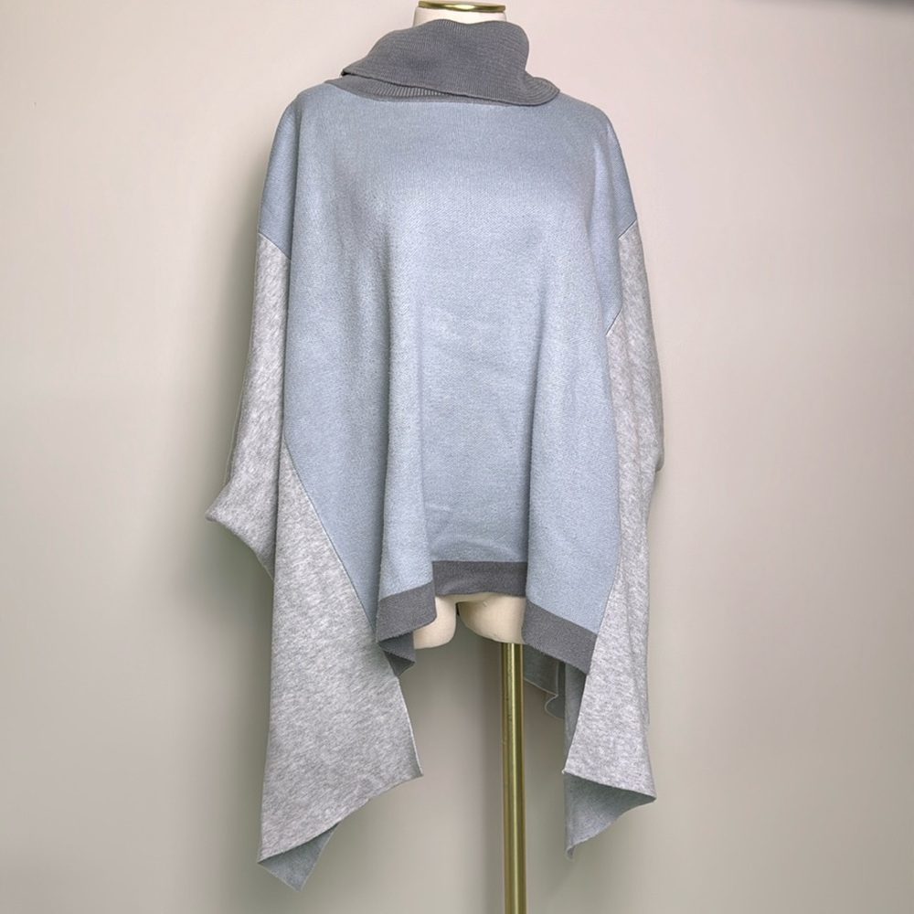 Ivanka trump cape sweater size XS/S
